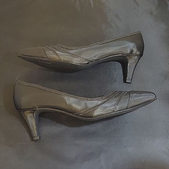 BRAND NEW EASY STREET ALIVE 5 NOBEL POINTED TOE LOW HEEL PUMPS - Picture 12 of 16